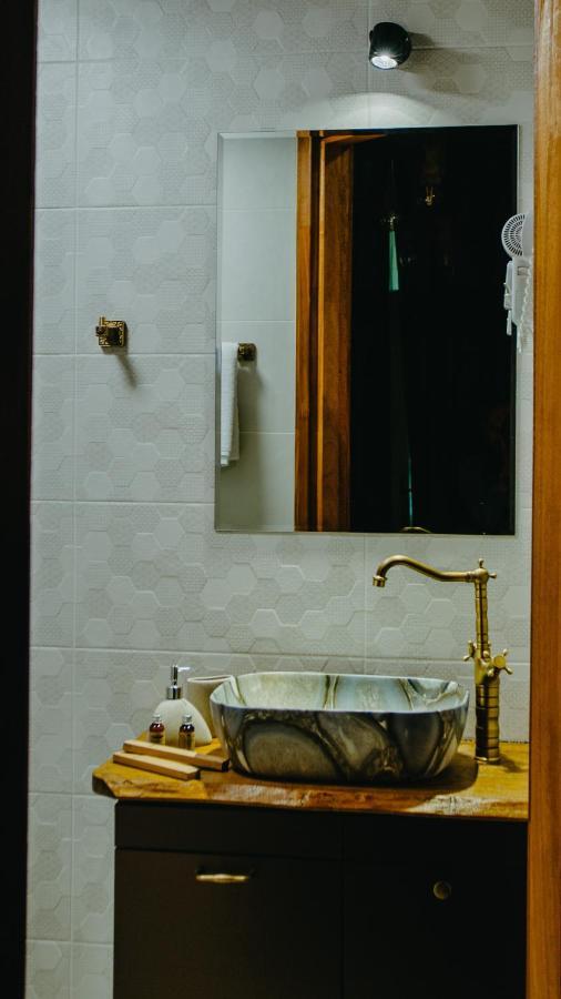 Wanderholic Hotel Telavi Buitenkant foto