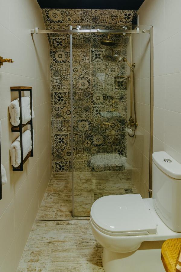 Wanderholic Hotel Telavi Buitenkant foto