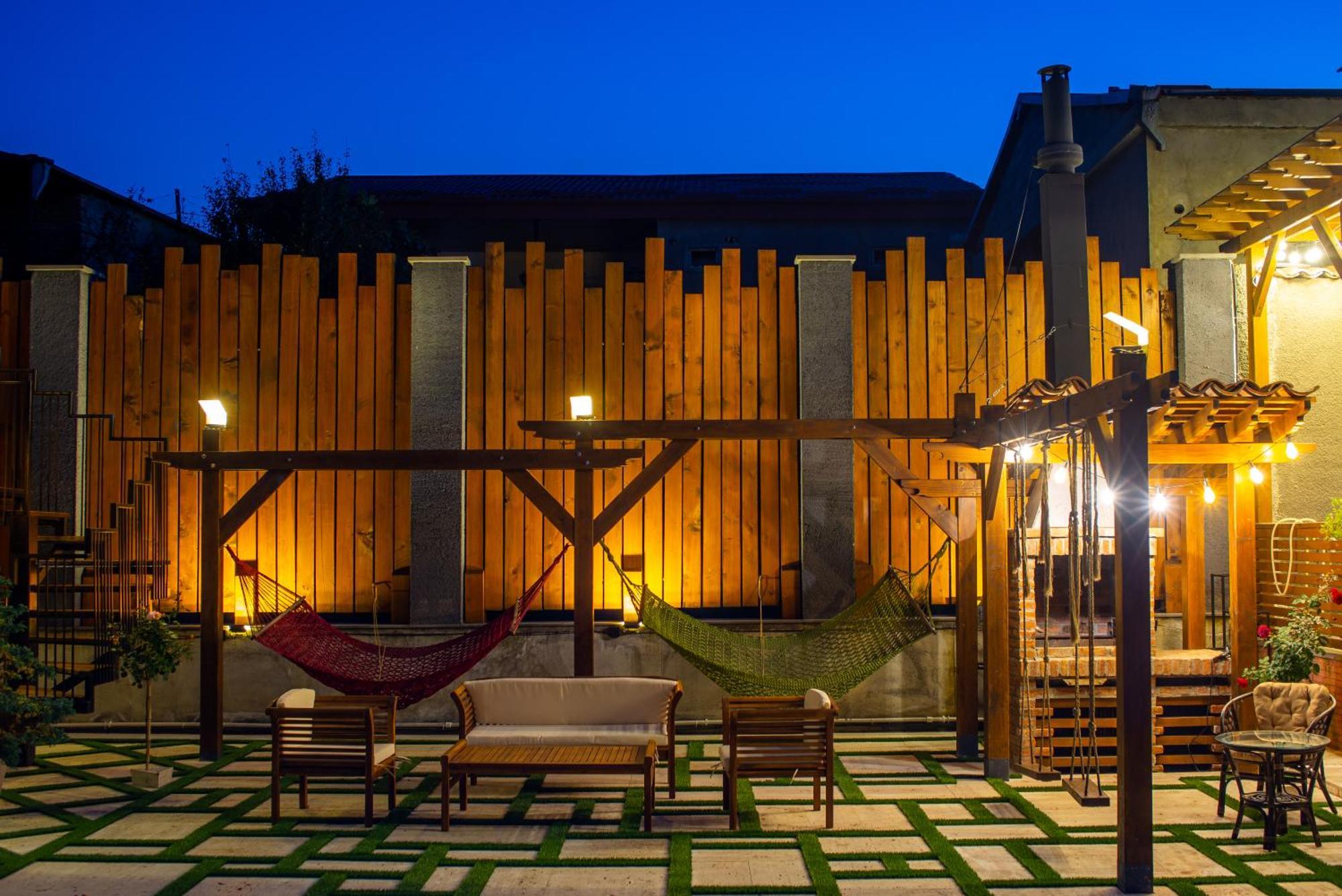 Wanderholic Hotel Telavi Buitenkant foto