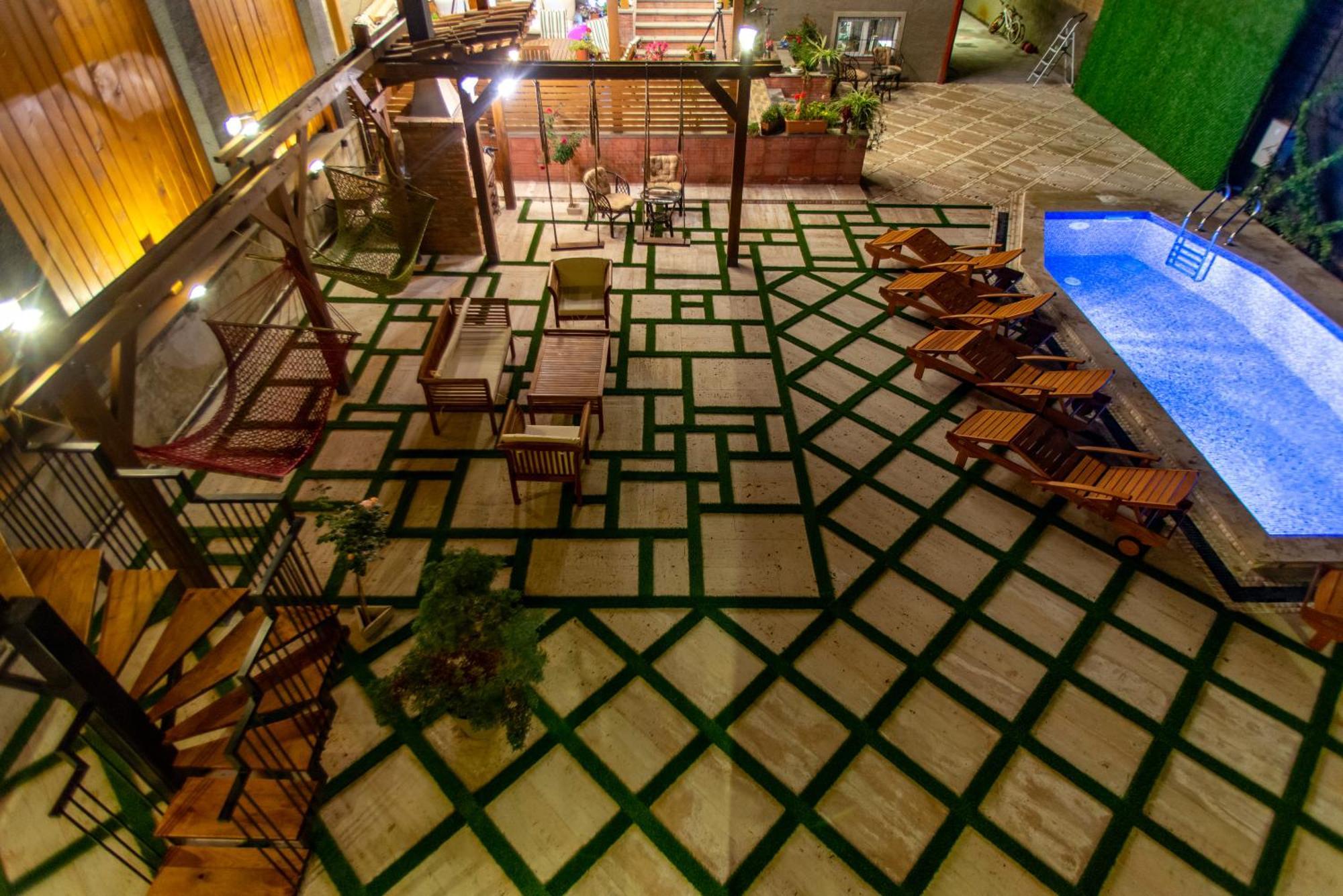 Wanderholic Hotel Telavi Buitenkant foto