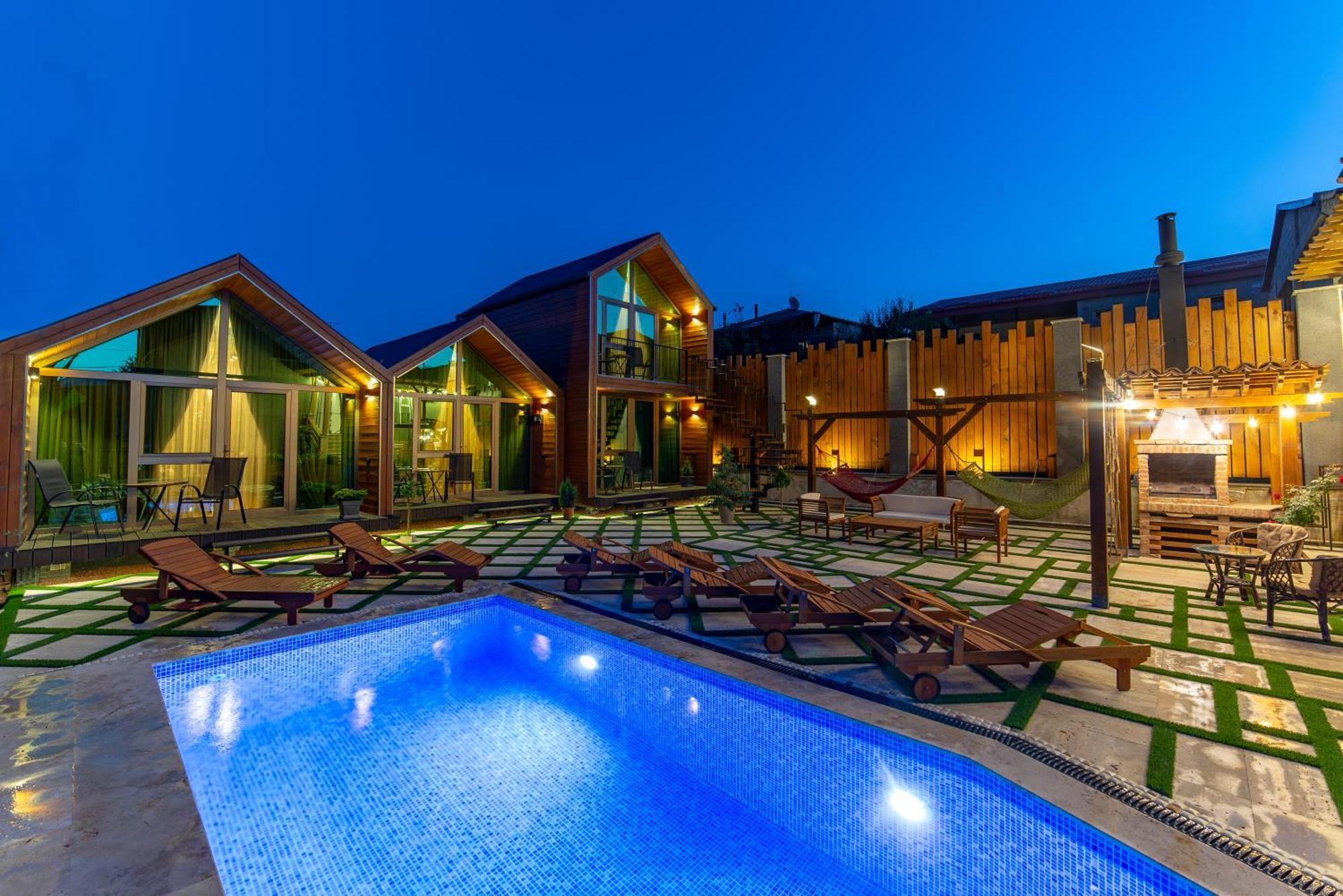 Wanderholic Hotel Telavi Buitenkant foto