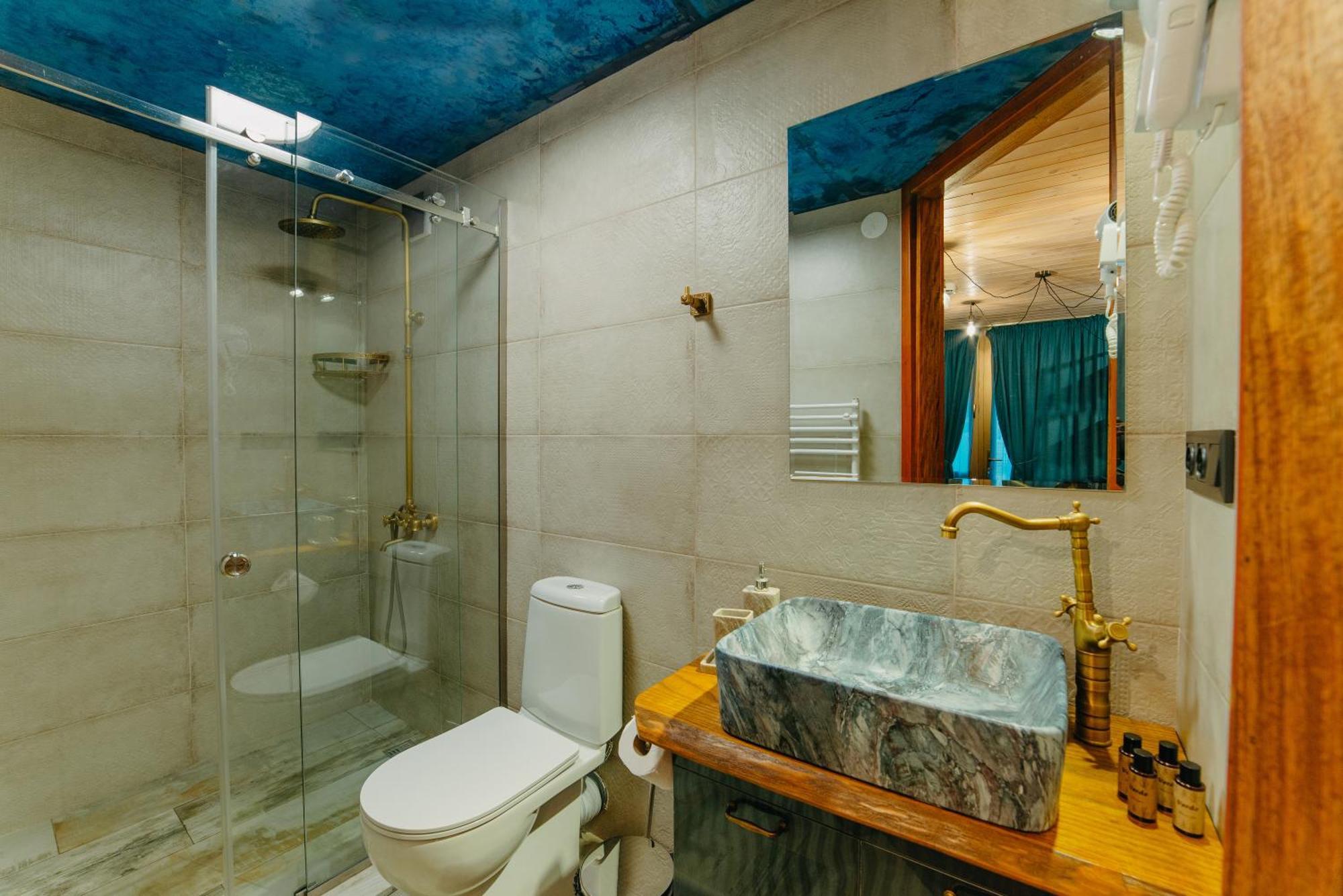 Wanderholic Hotel Telavi Buitenkant foto