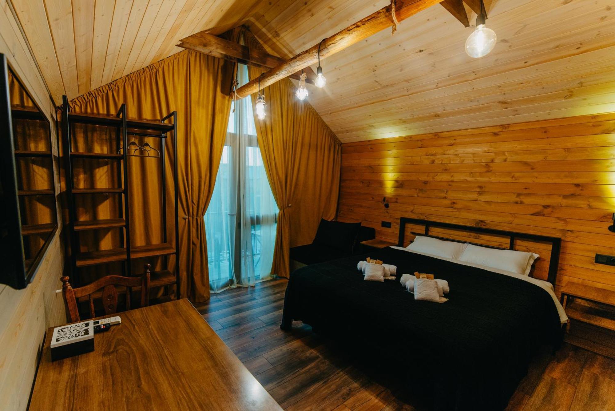 Wanderholic Hotel Telavi Buitenkant foto